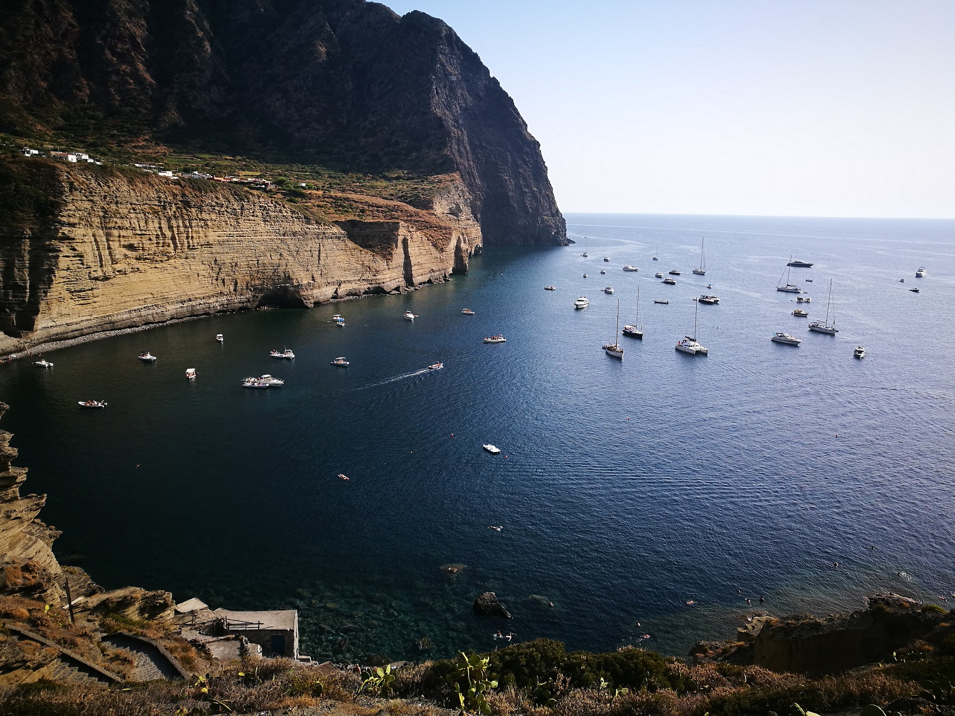 Cosa vedere a Salina: tra riserve naturali e stupendi borghi