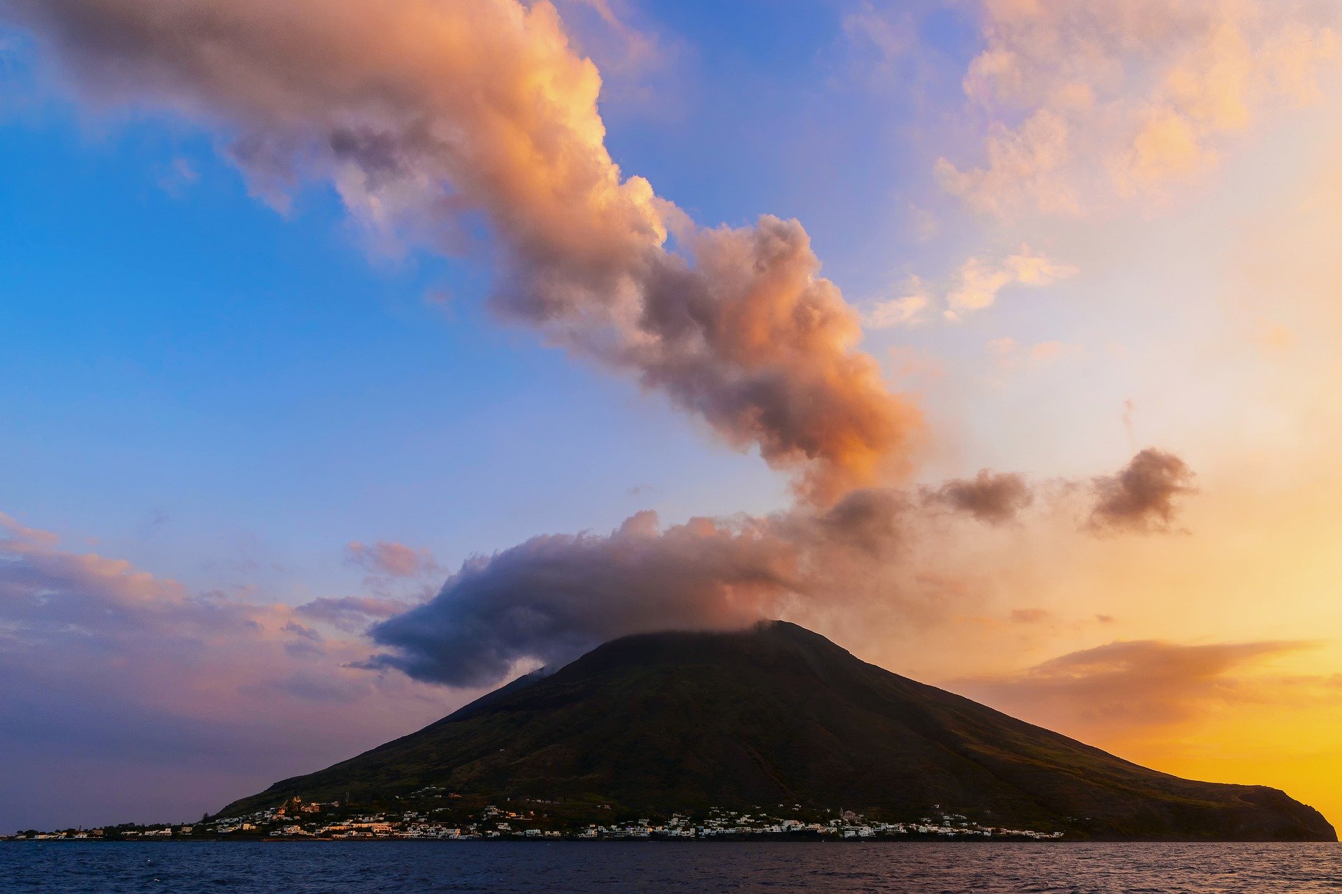 Cosa vedere a Stromboli: monumenti, borghi e spiagge